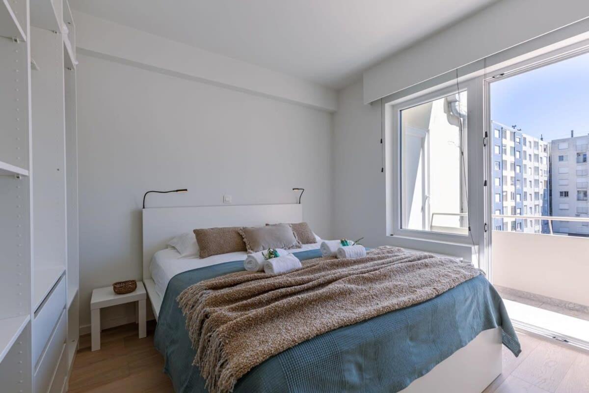 Huswell - Lovely Apartment With Lateral Sea View And Parking Ostende Exterior foto